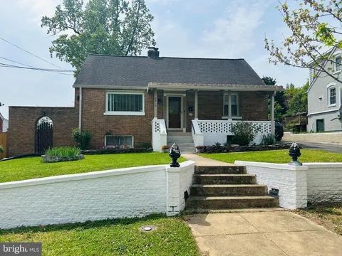 6813 Chestnut Avenue, Falls Church, VA 22042 - MLS#: VAFX2235974