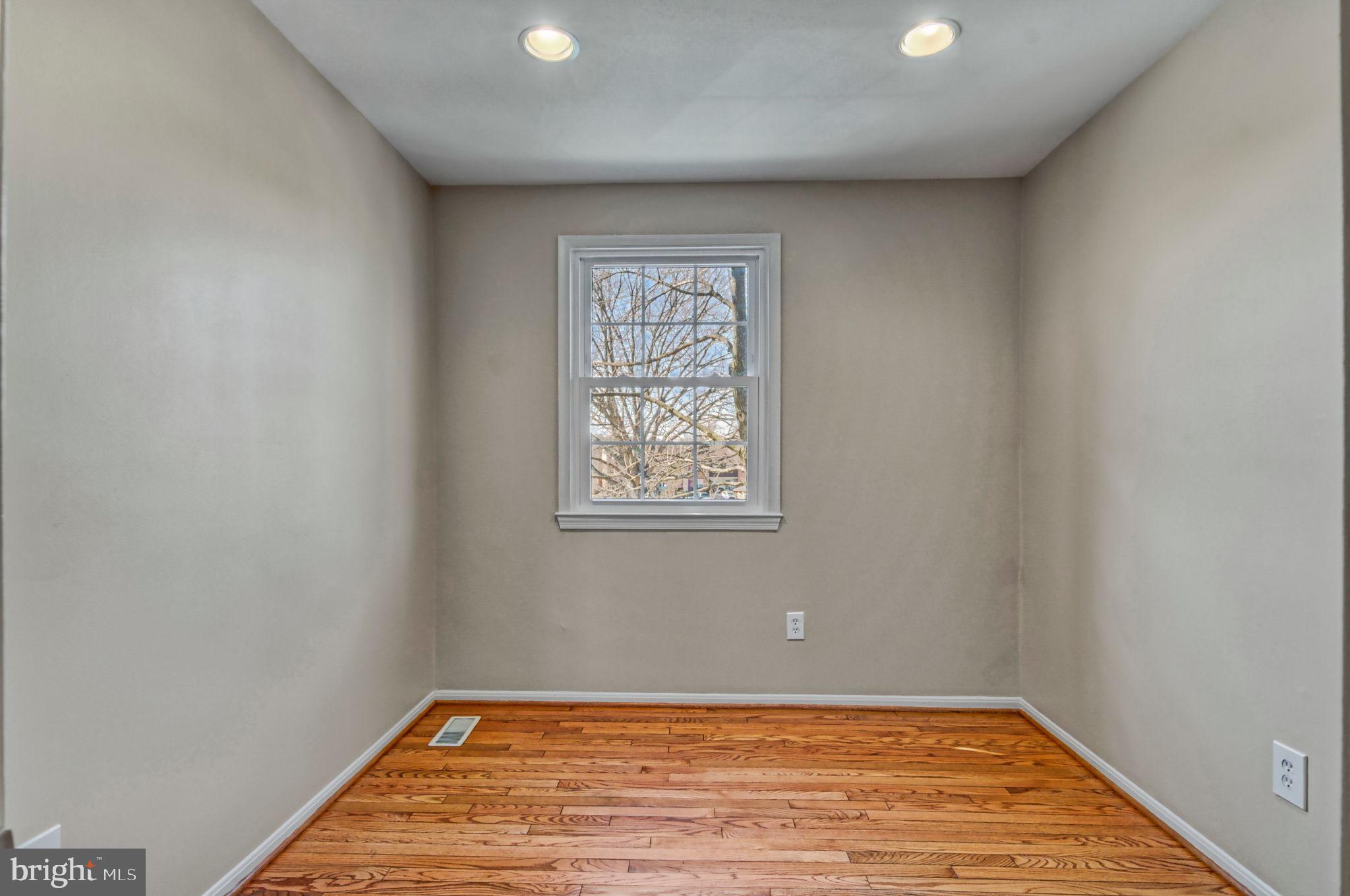 LAKEPOINTE - Residential