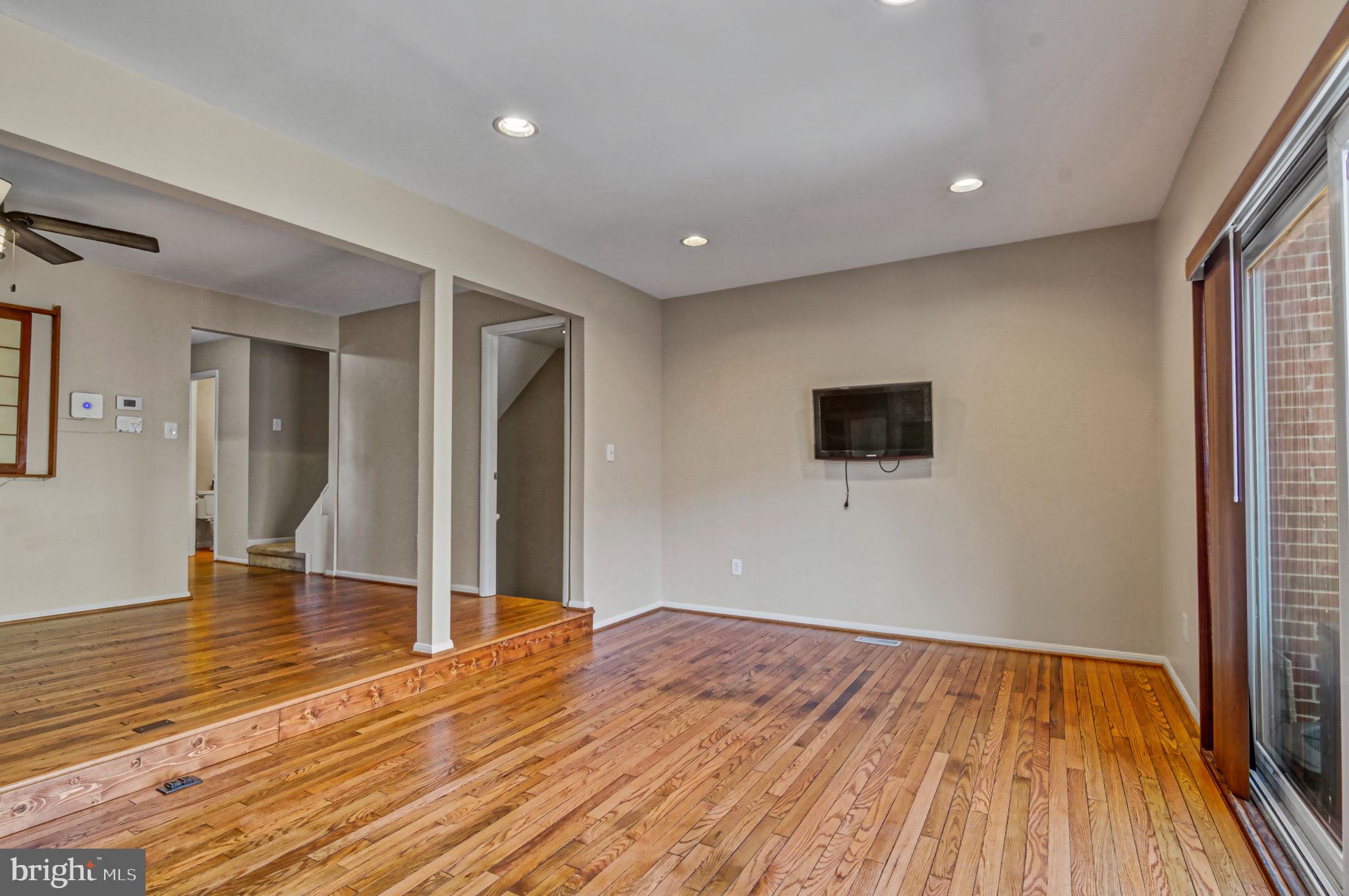 LAKEPOINTE - Residential