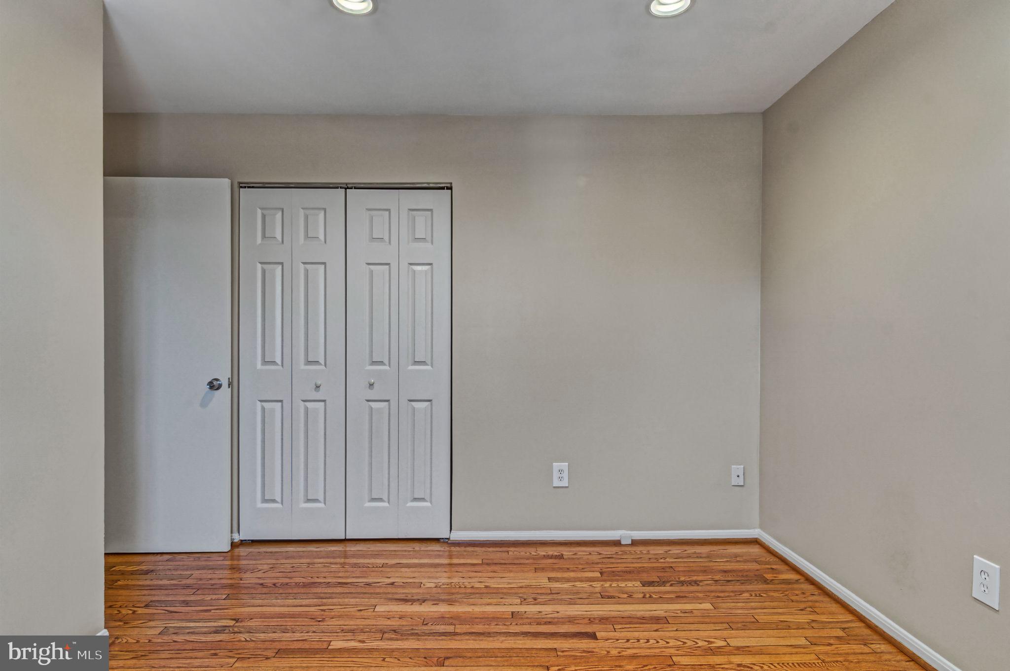 LAKEPOINTE - Residential