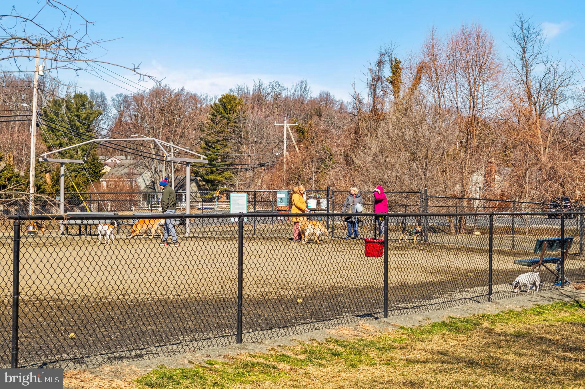 LAKEPOINTE - Residential