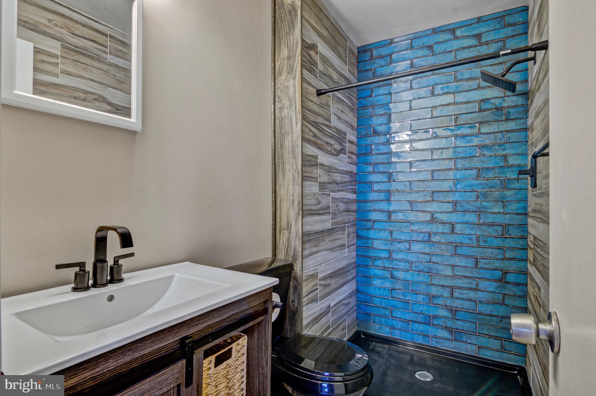 LAKEPOINTE - Residential