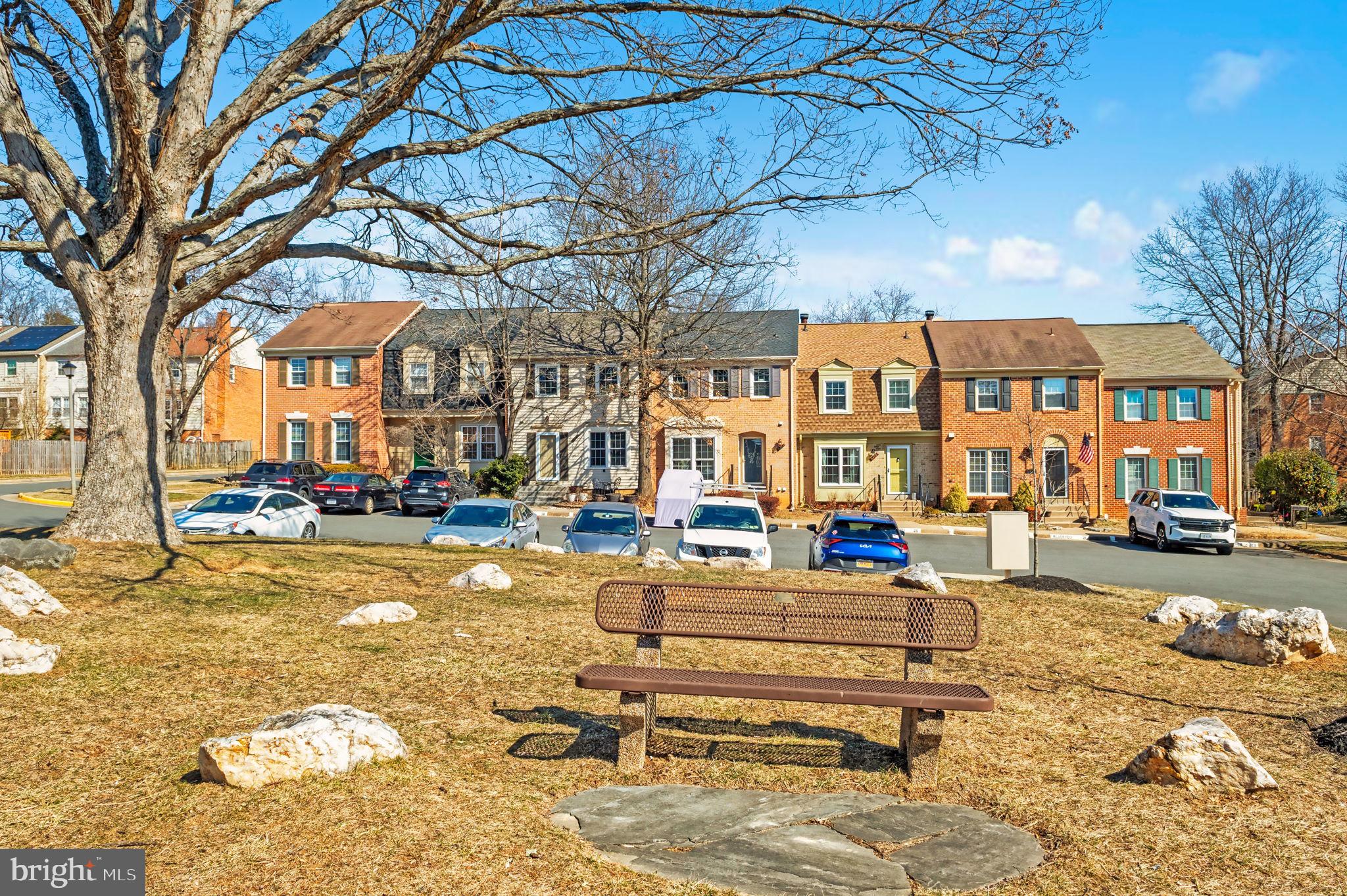 LAKEPOINTE - Residential