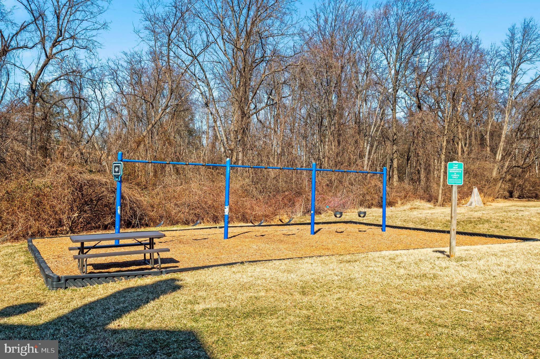 LAKEPOINTE - Residential