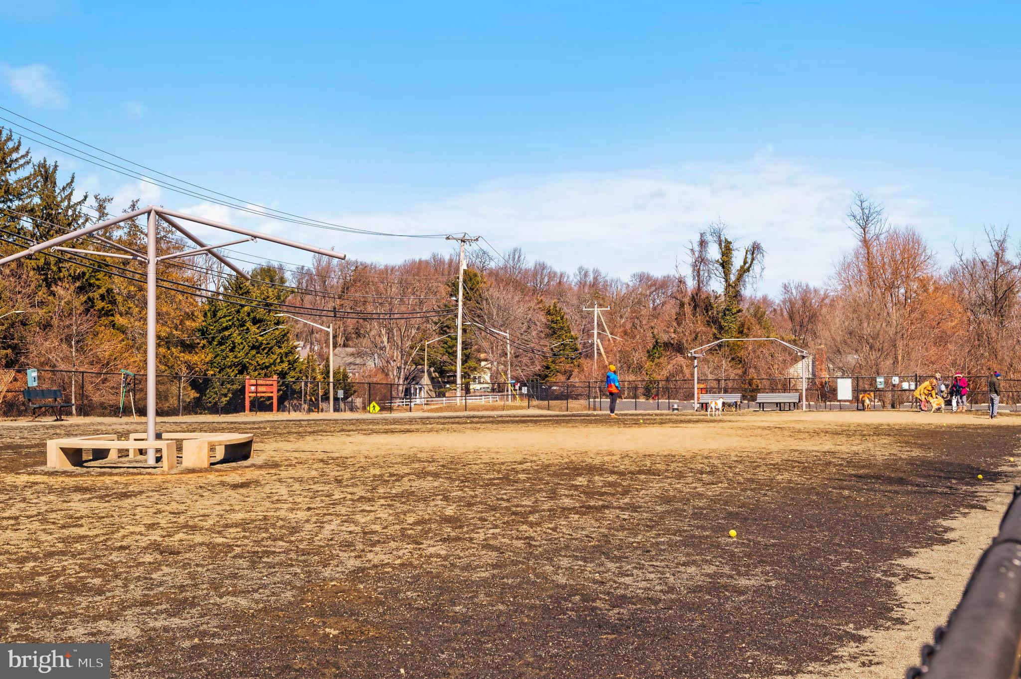 LAKEPOINTE - Residential