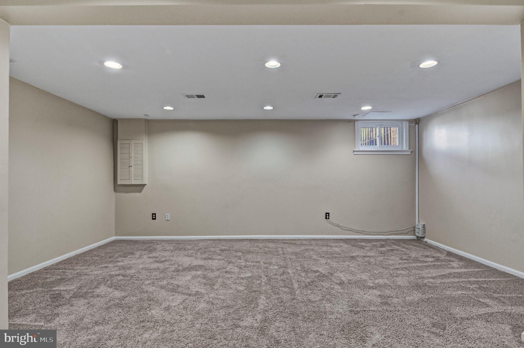 LAKEPOINTE - Residential