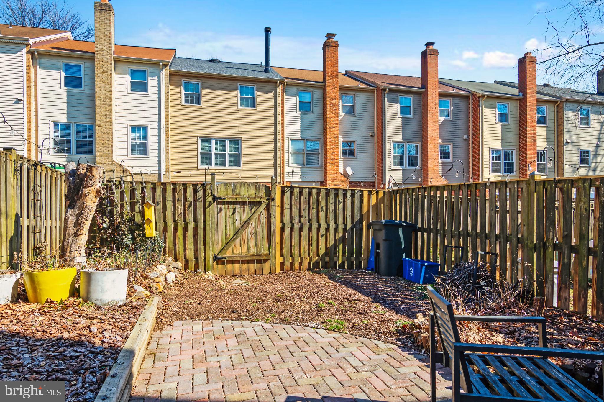 LAKEPOINTE - Residential