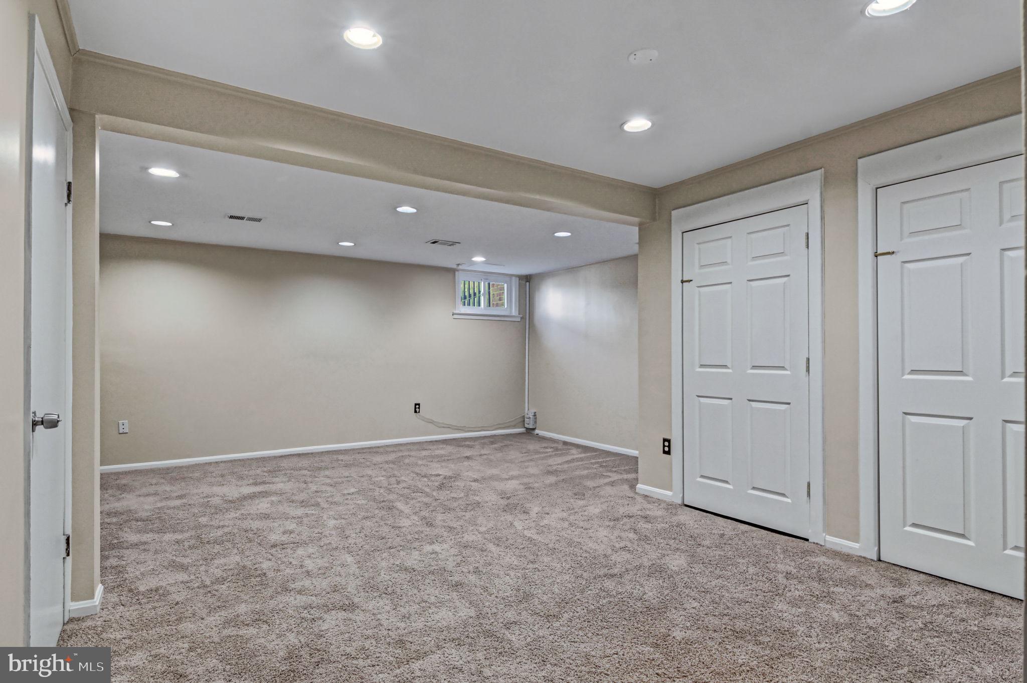 LAKEPOINTE - Residential