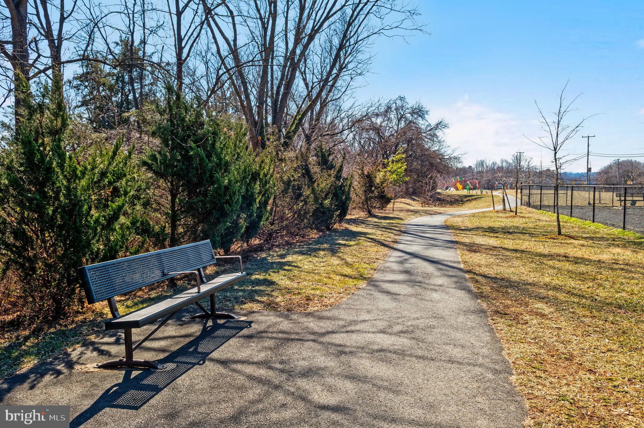 LAKEPOINTE - Residential