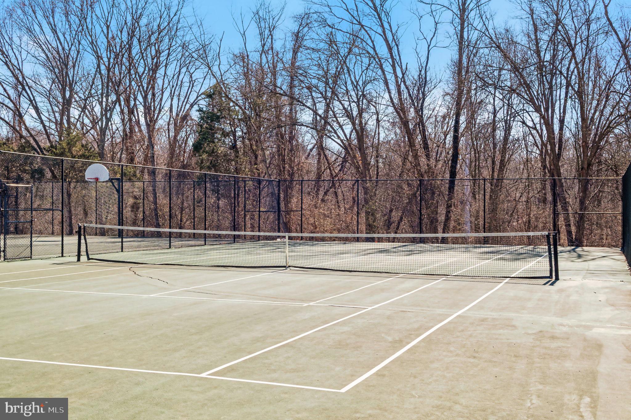 LAKEPOINTE - Residential