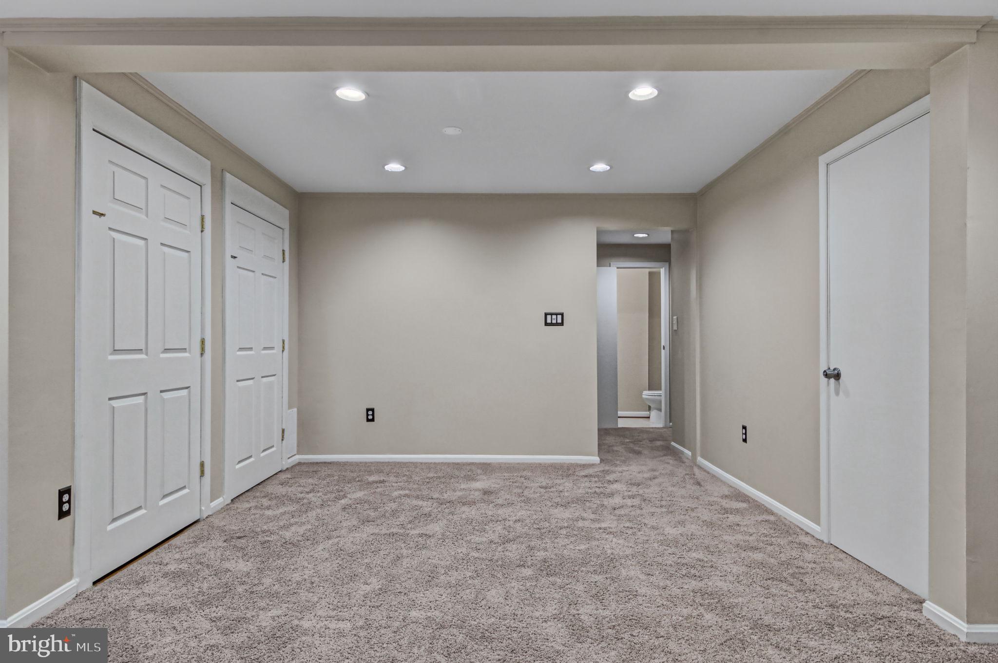 LAKEPOINTE - Residential