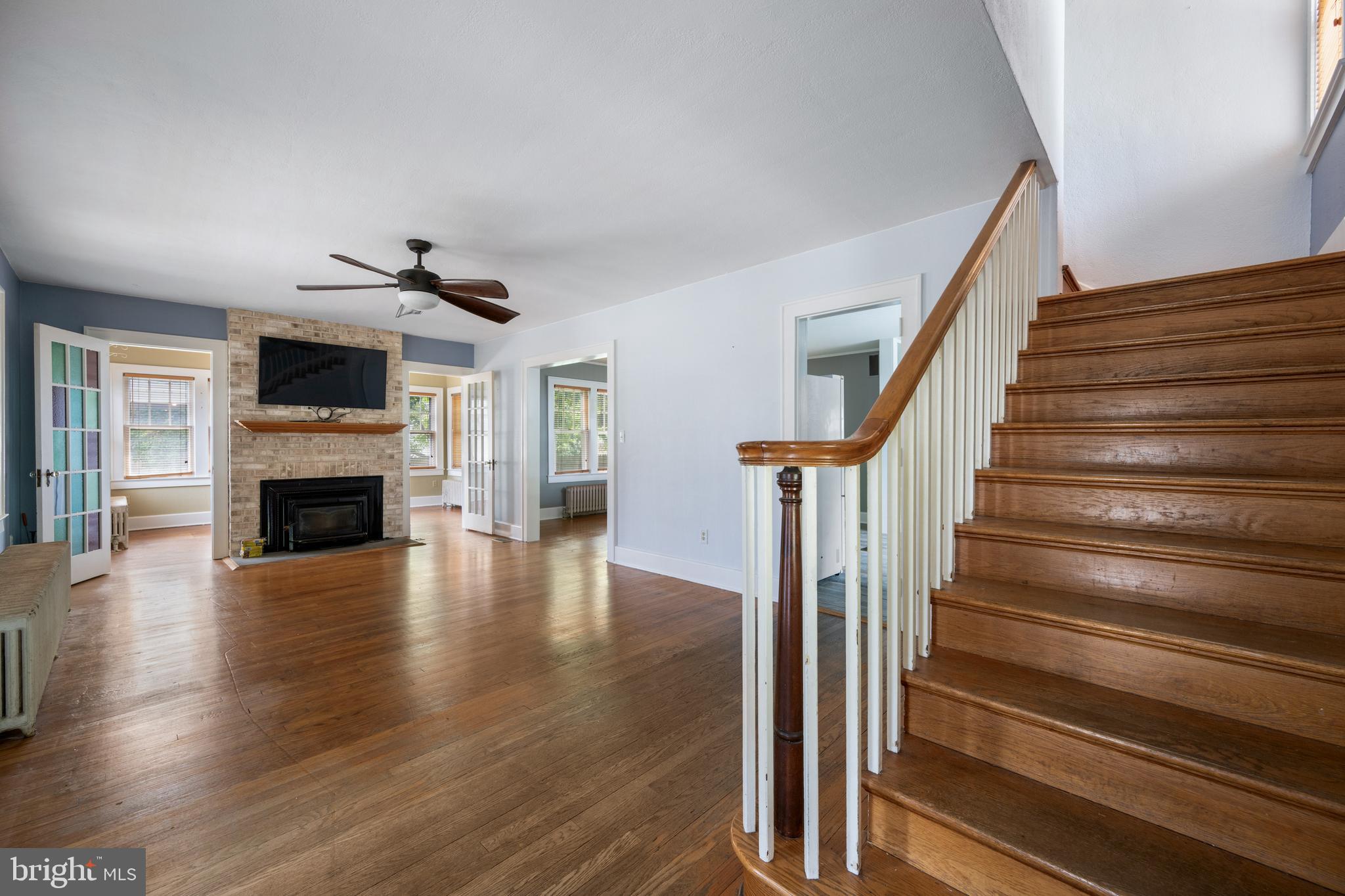 406 W MARKET STREET