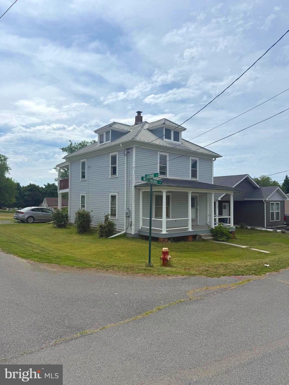 Photo 1 of 17 — 1400 WEST VIRGINIA, MARTINSBURG, WV 25401