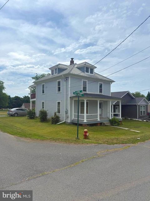 Homes For Sale - 1400 West Virginia Ave<br/> MARTINSBURG, WV 25401