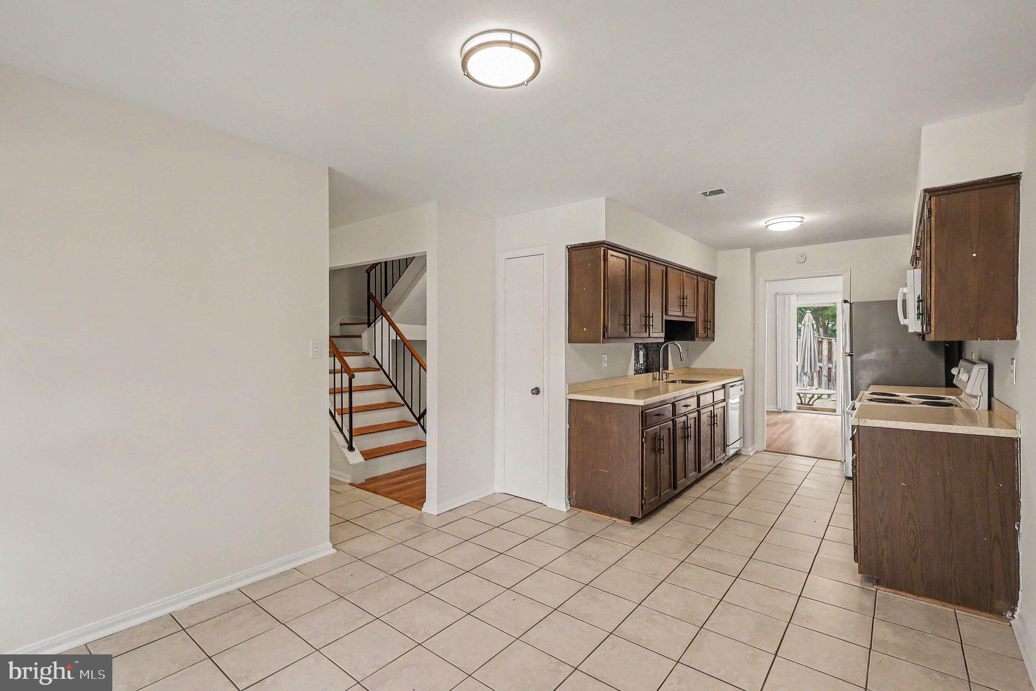 3210 GEMSTONE COURT