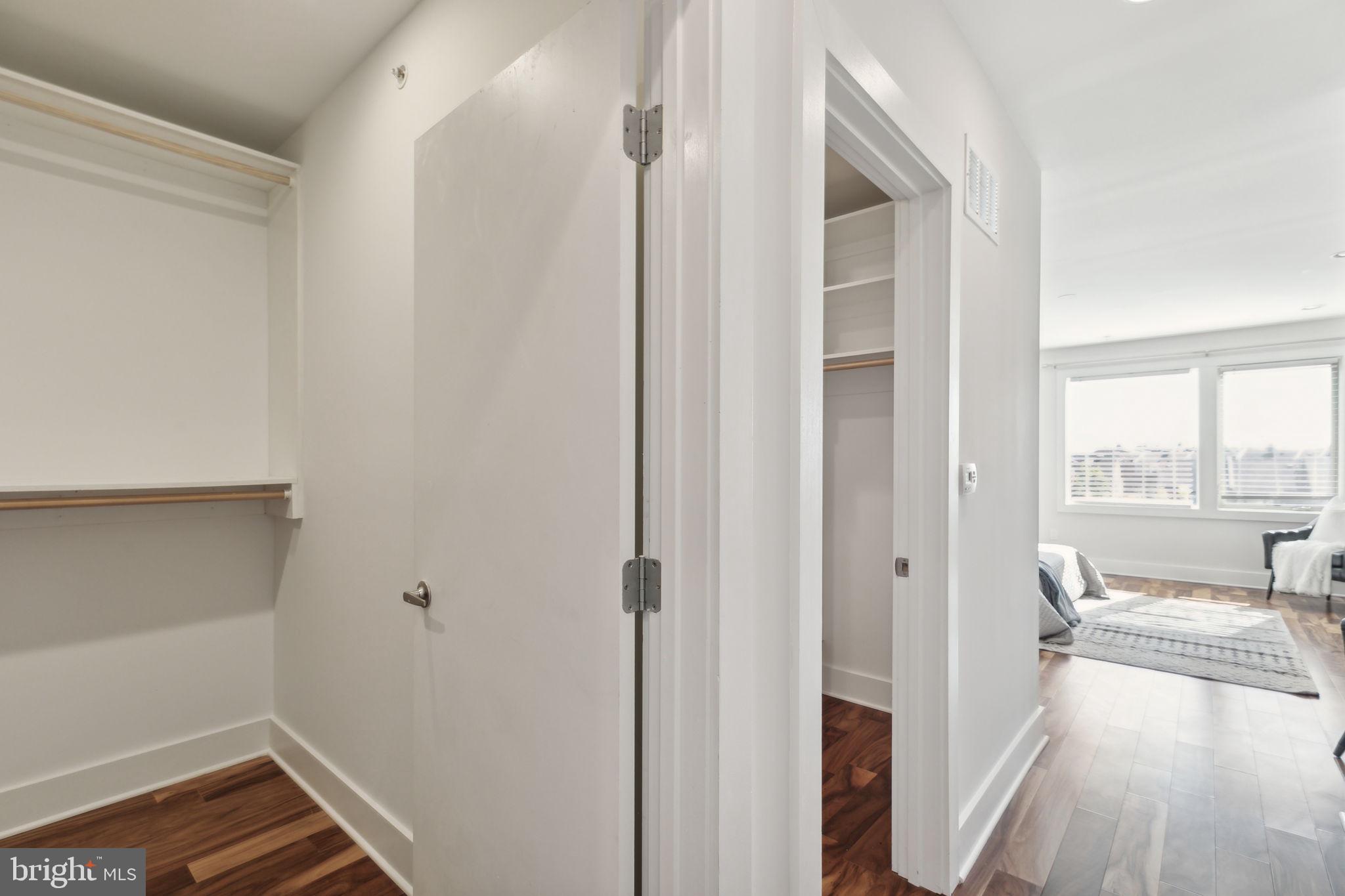 QUEEN VILLAGE - Residential