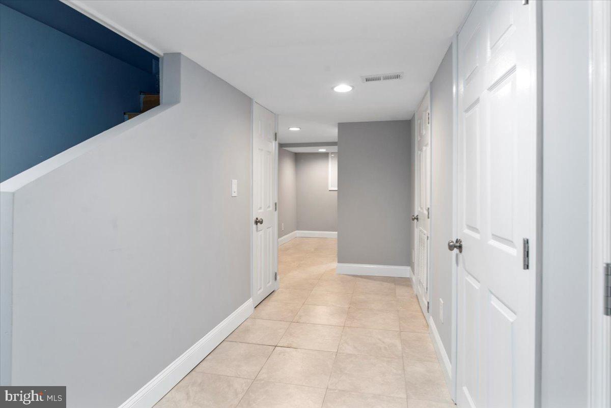 MCELDERRY PARK - Residential Lease