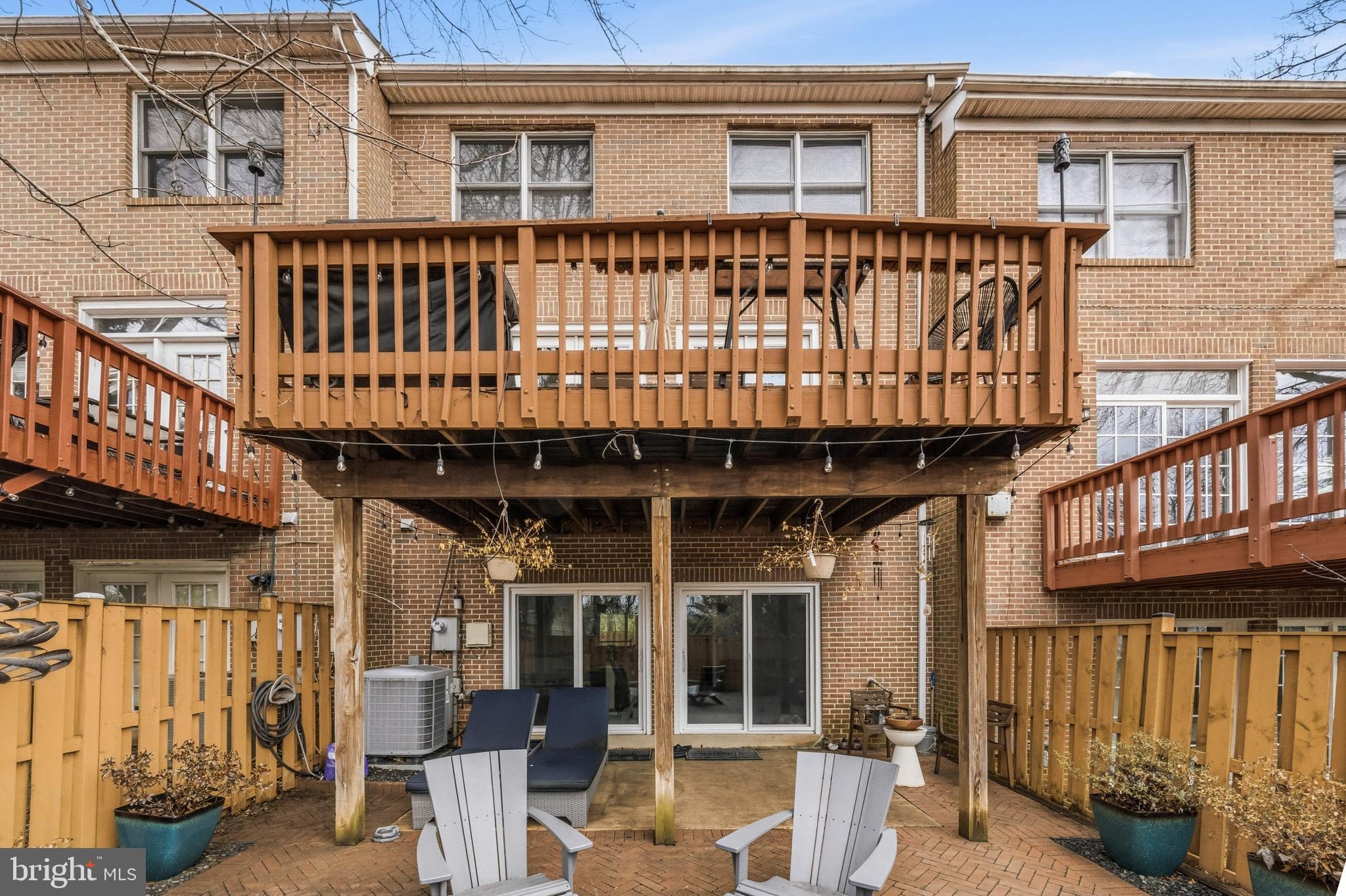 OAKTON CREST - Residential