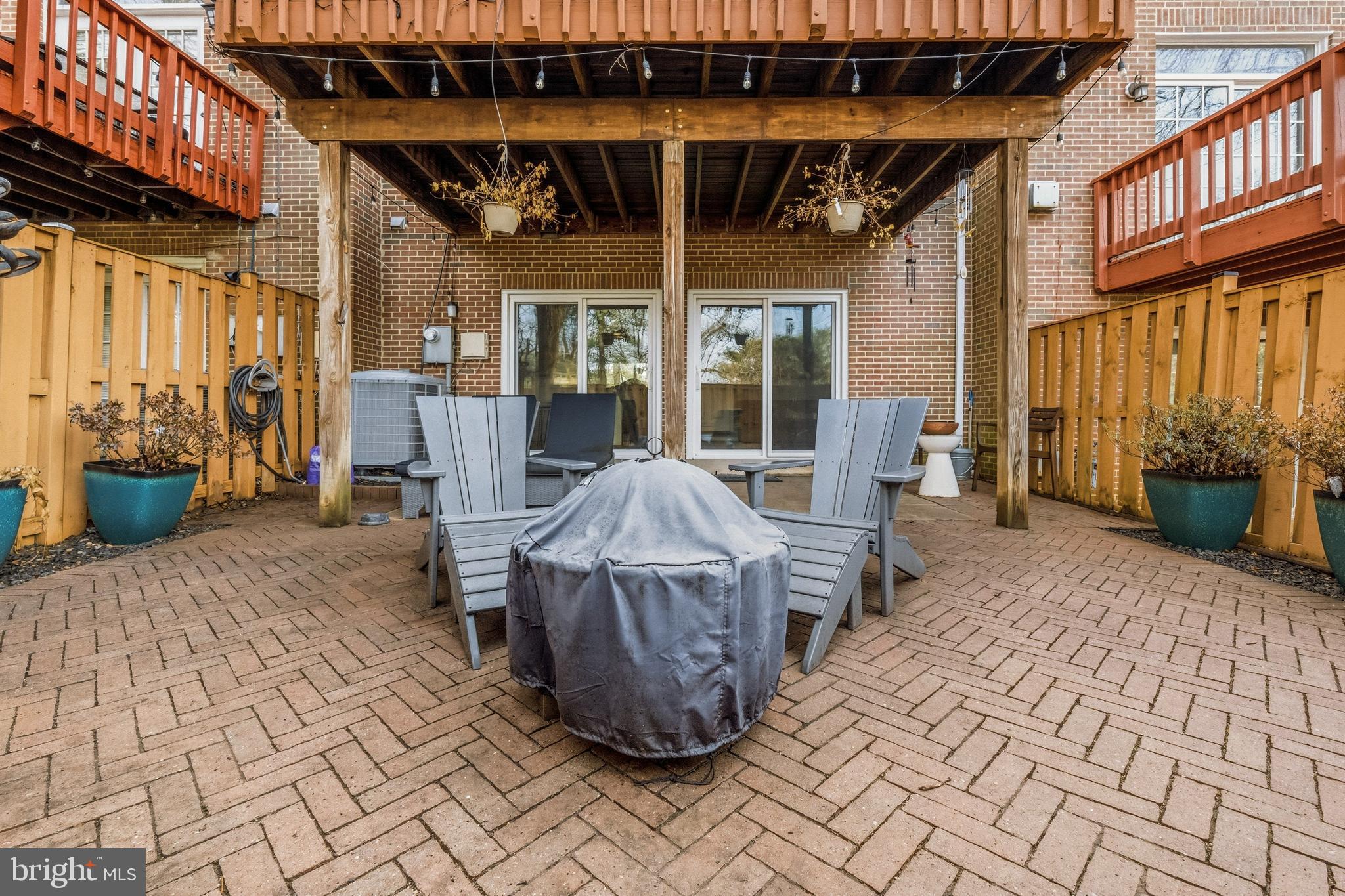 OAKTON CREST - Residential