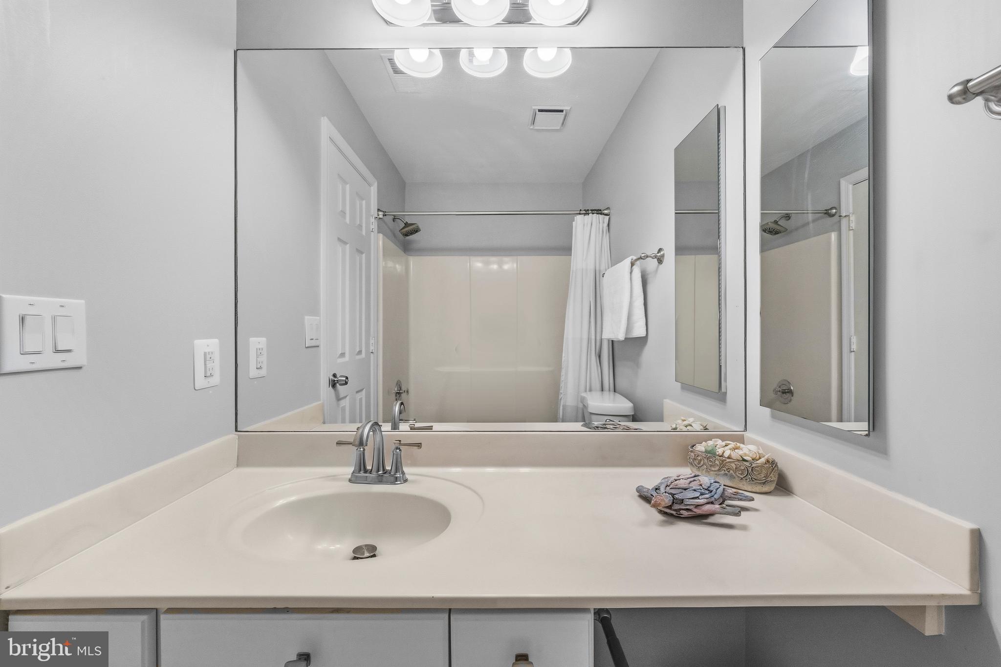 OAKTON CREST - Residential