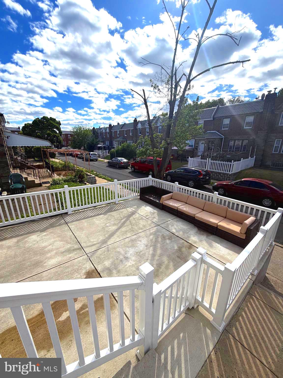 6935 LYNFORD STREET