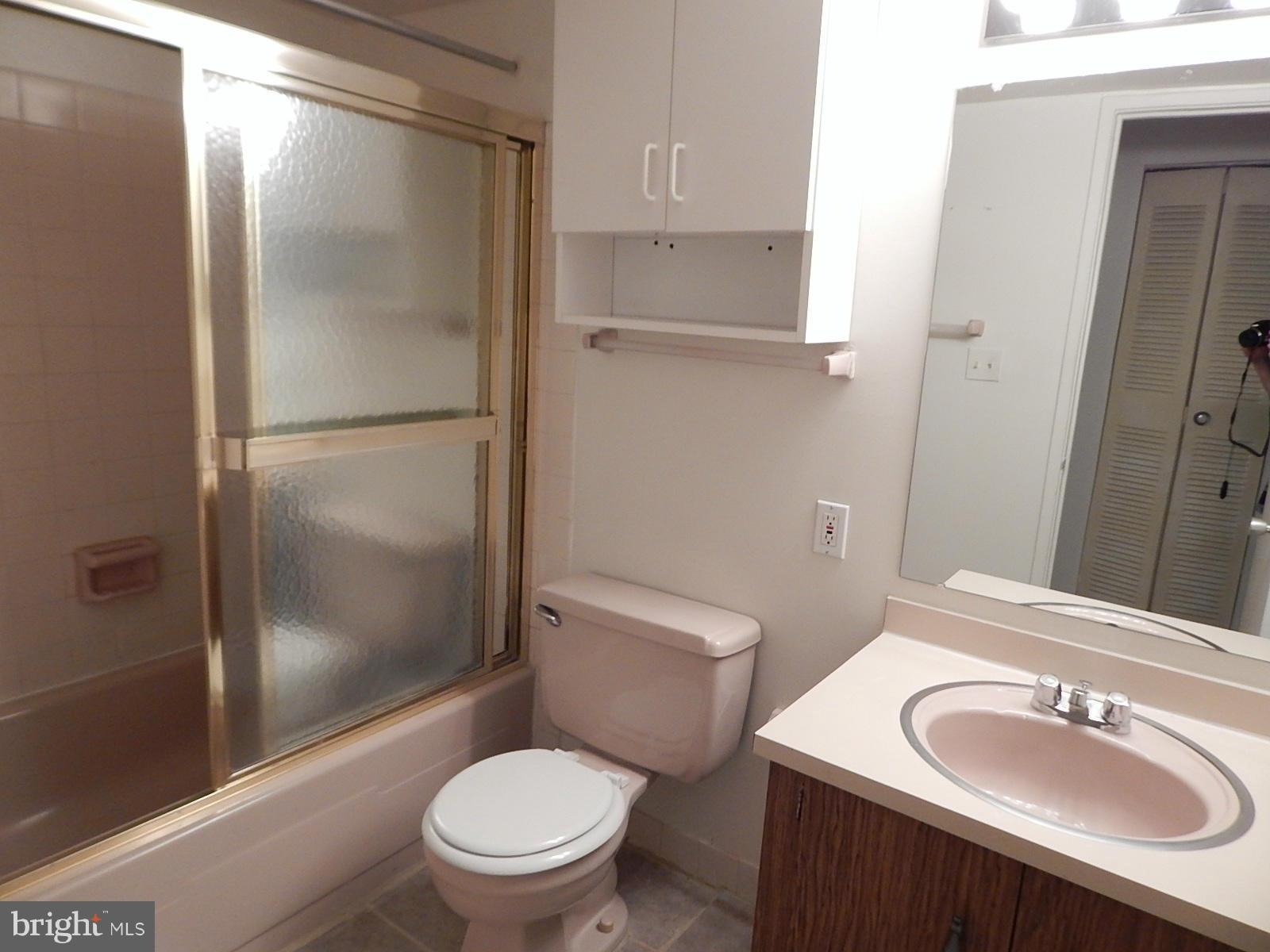 HERITAGE COURT - Residential