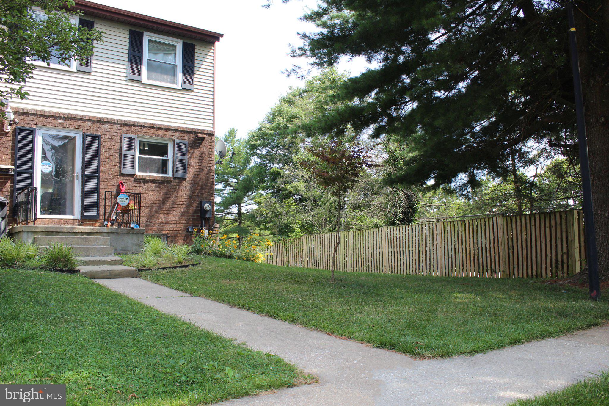 QUEEN ANNE VILLAGE - Residential