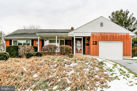 Photo of 420 N LOCUST ST, ELIZABETHTOWN, PA 17022 (MLS # PALA2029680)