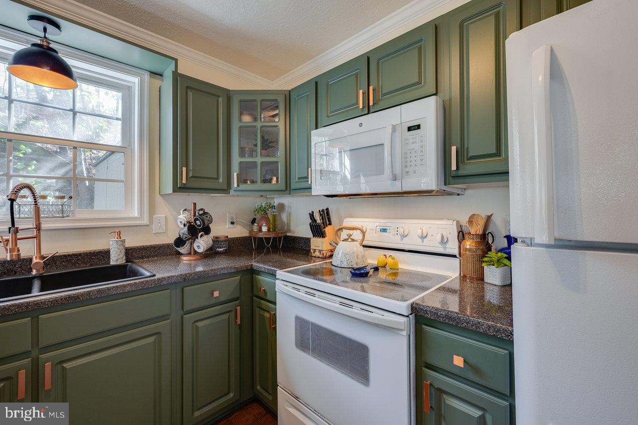 SHERWOOD FOREST - Residential