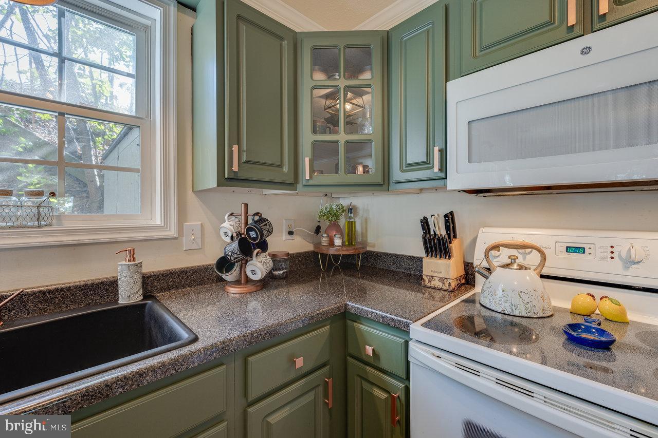 SHERWOOD FOREST - Residential