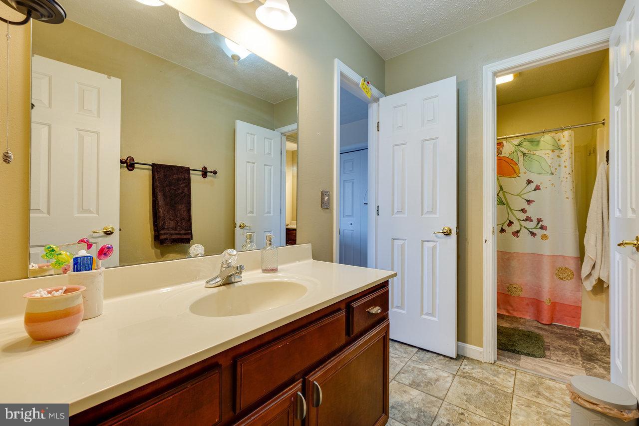 SHERWOOD FOREST - Residential