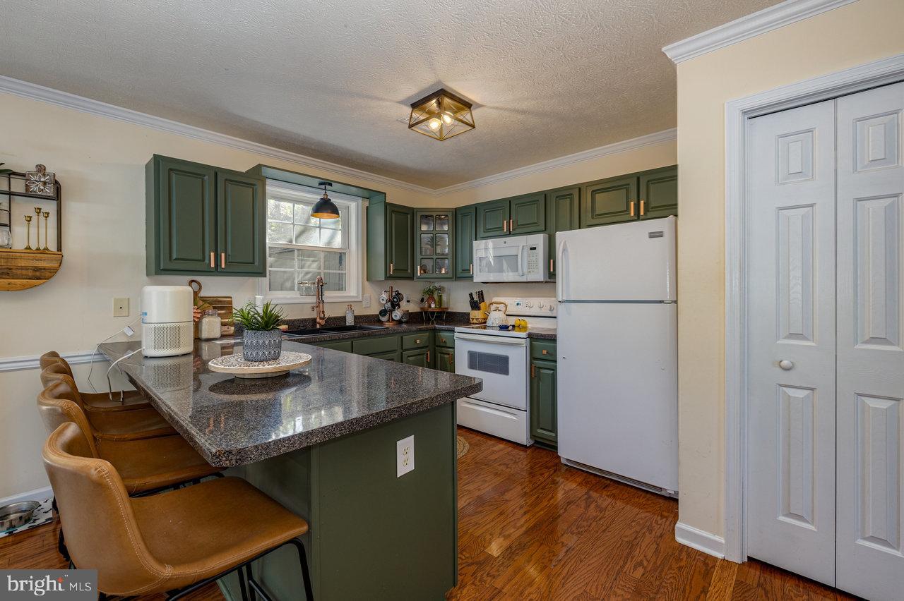 SHERWOOD FOREST - Residential