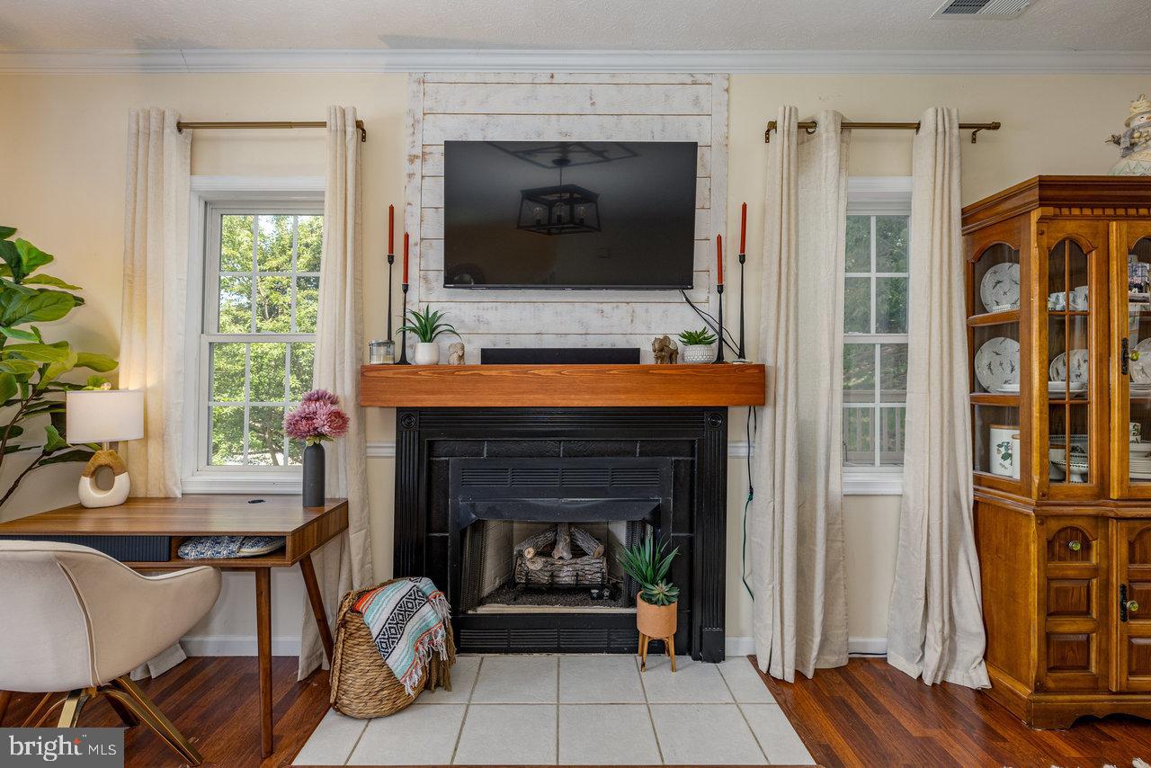 SHERWOOD FOREST - Residential