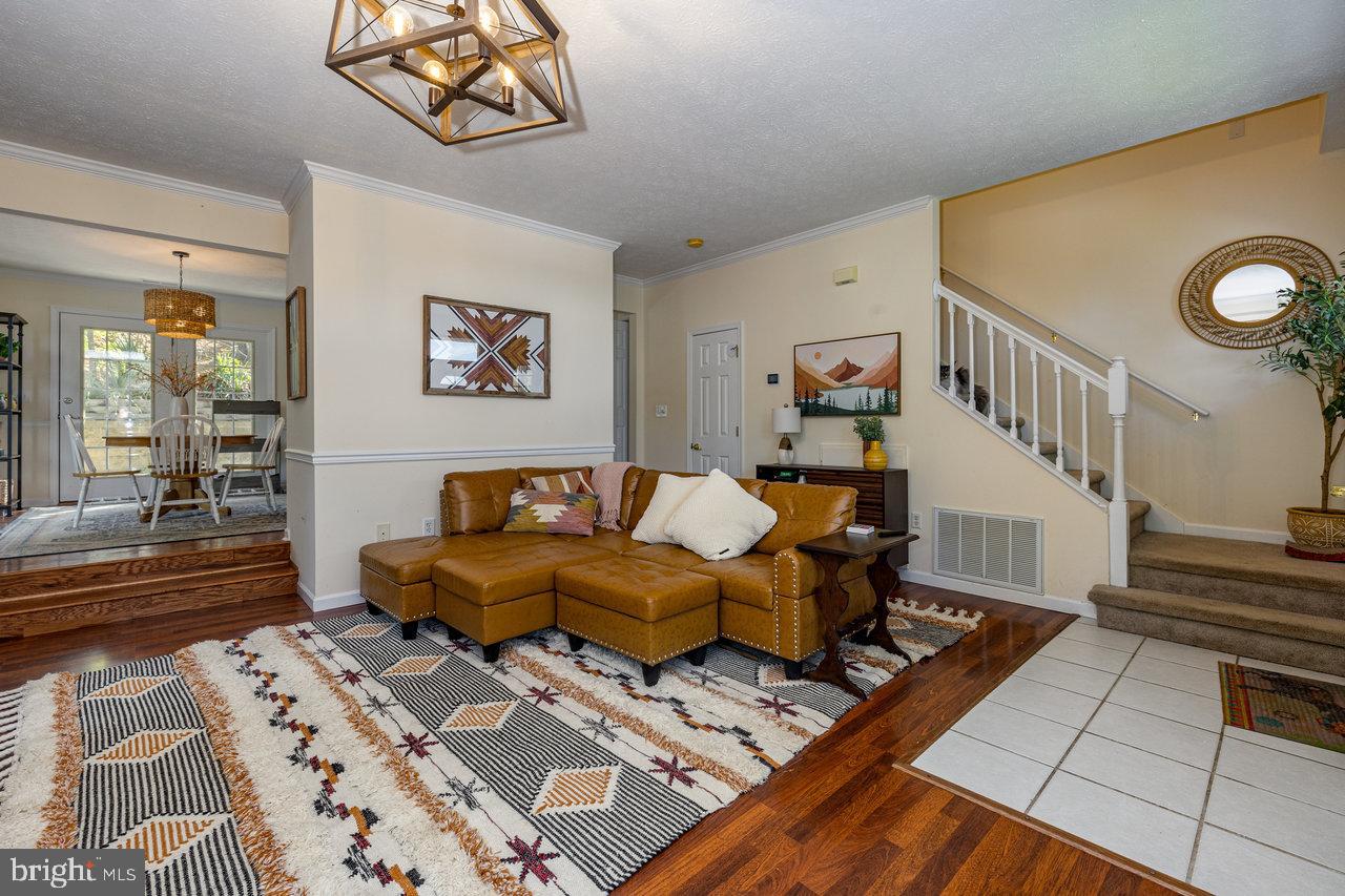 SHERWOOD FOREST - Residential