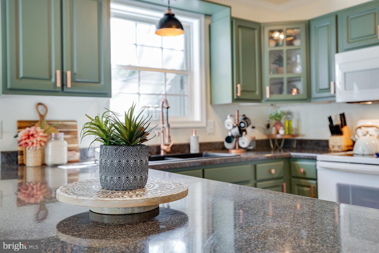 SHERWOOD FOREST - Residential