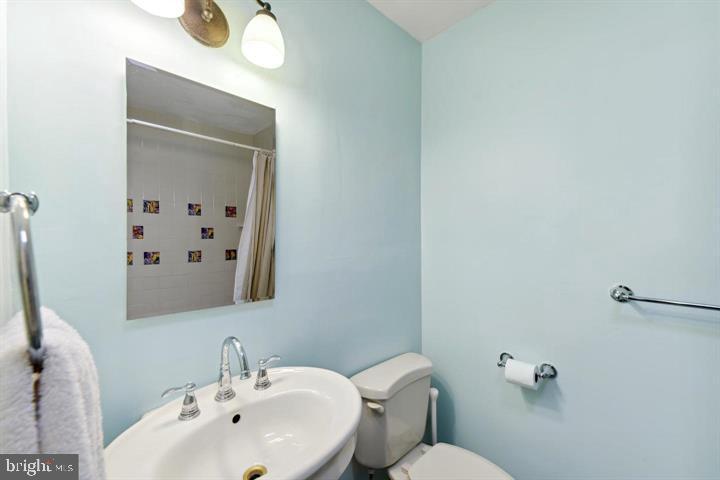 CRESCENT HILLS - Residential Lease