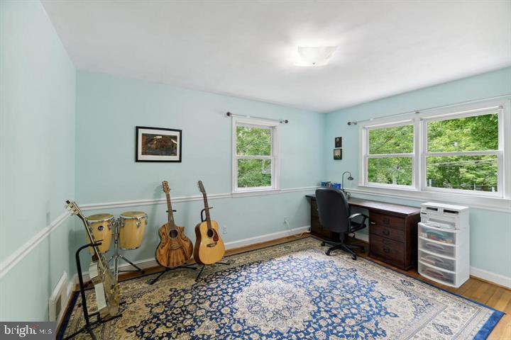 CRESCENT HILLS - Residential Lease