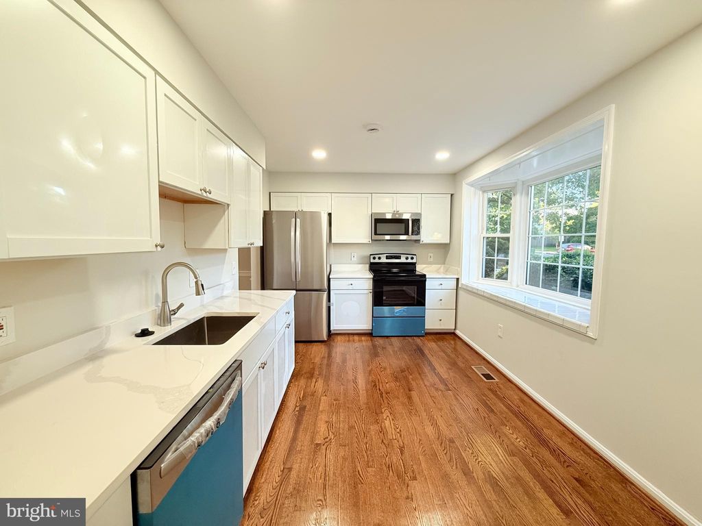 Photo of 8219 Doctor Craik Ct, ALEXANDRIA, VA 22306 (MLS # VAFX2275002)