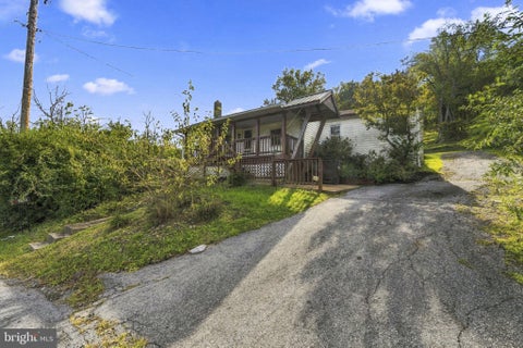 Homes For Sale - 640 Walnut Road<br/> BIRDSBORO, PA 19508