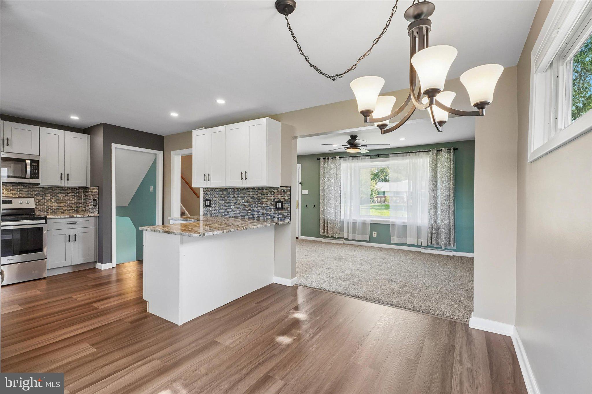 2176 MEADOWVIEW DRIVE