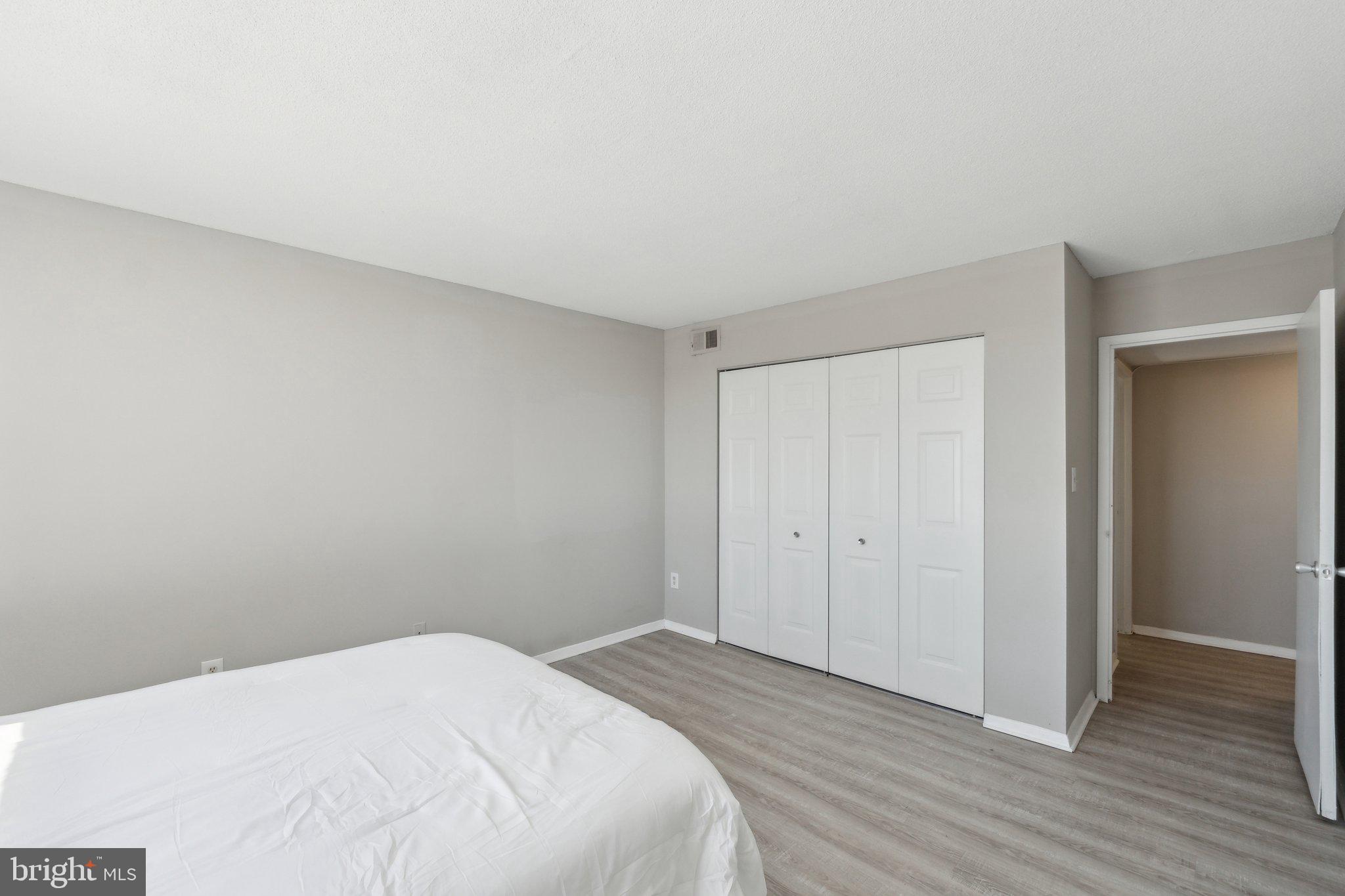 PRESIDENTIAL TOWERS - Residential