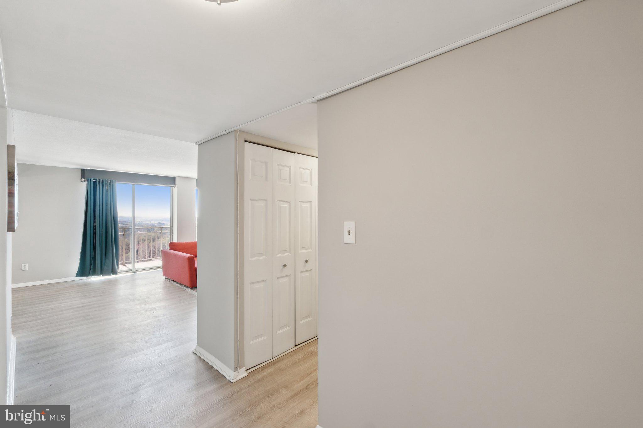 PRESIDENTIAL TOWERS - Residential