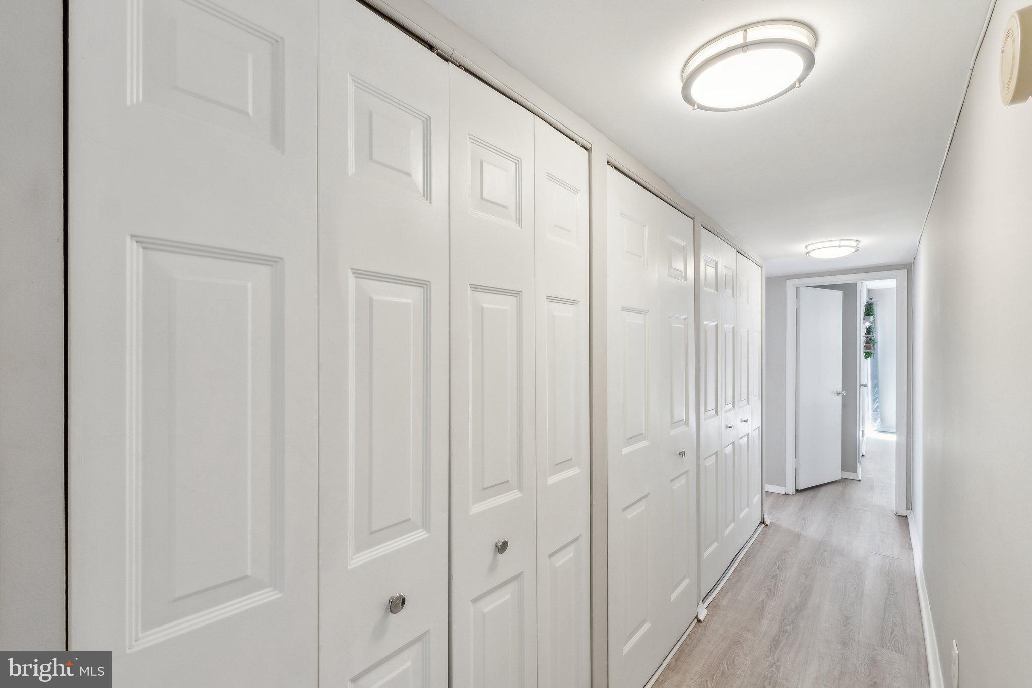 PRESIDENTIAL TOWERS - Residential