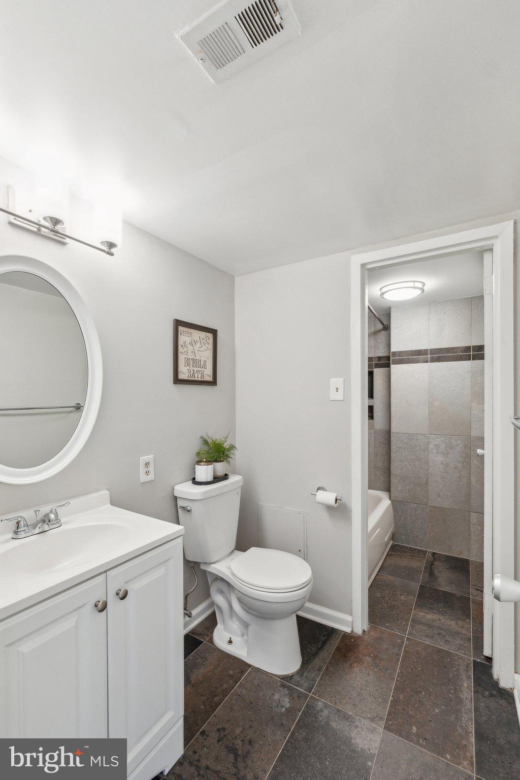 PRESIDENTIAL TOWERS - Residential