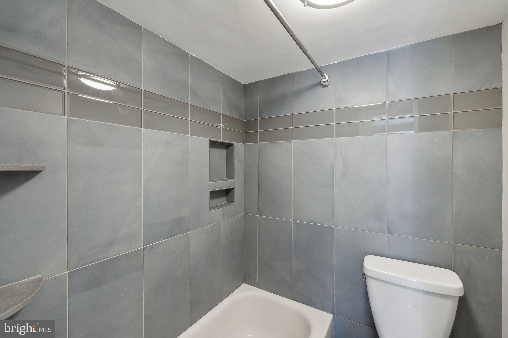 PRESIDENTIAL TOWERS - Residential