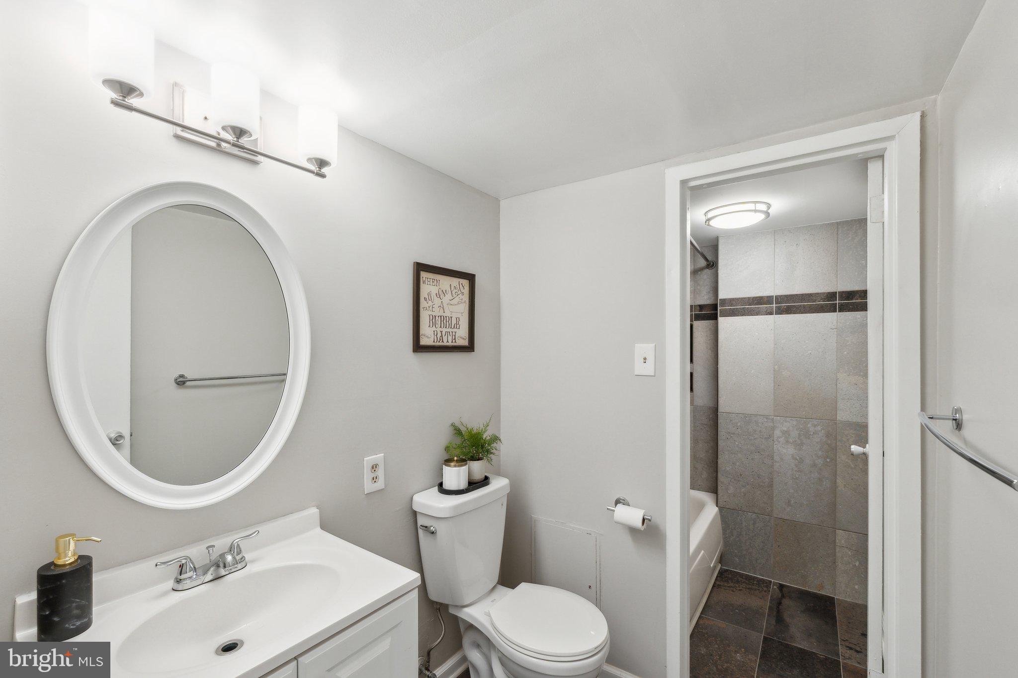 PRESIDENTIAL TOWERS - Residential