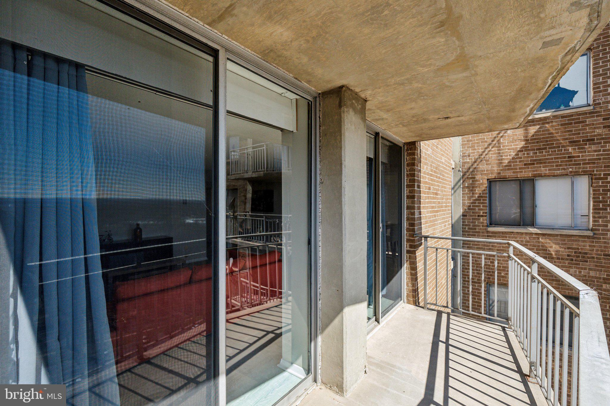 PRESIDENTIAL TOWERS - Residential