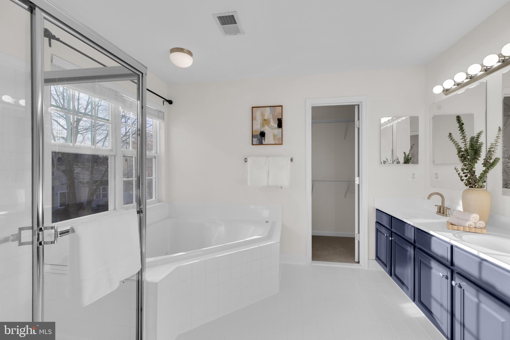 BROAD RUN OAKS - Residential