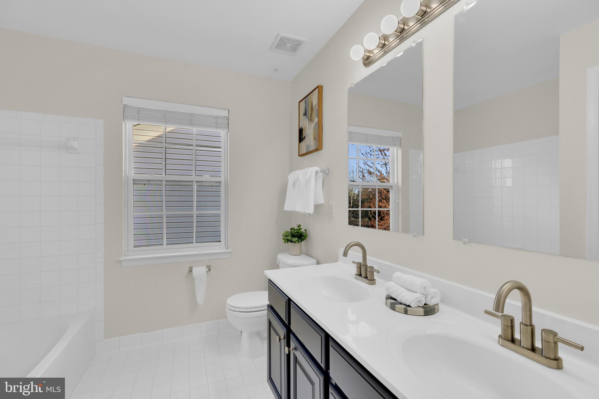 BROAD RUN OAKS - Residential