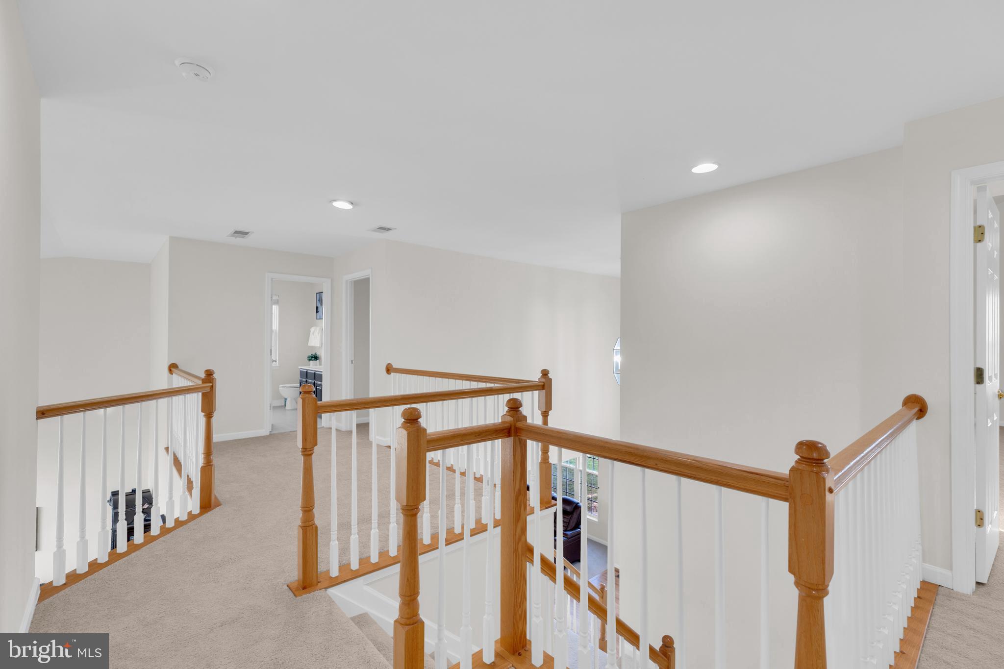 BROAD RUN OAKS - Residential